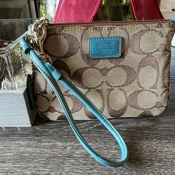 Coach Wristlet - Picture 3 of 12
